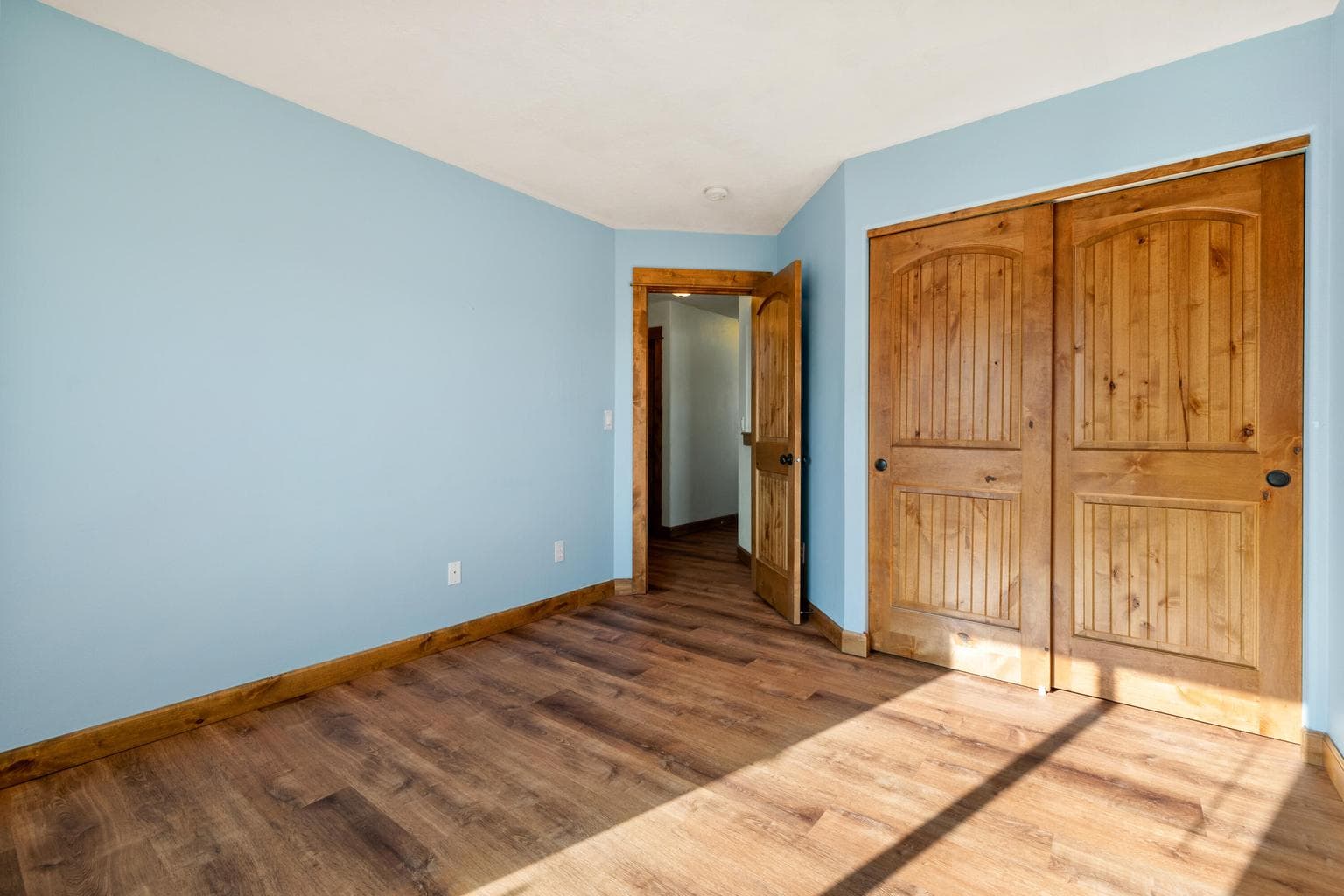Photo of 738 NE Marigold Street 19 of 30