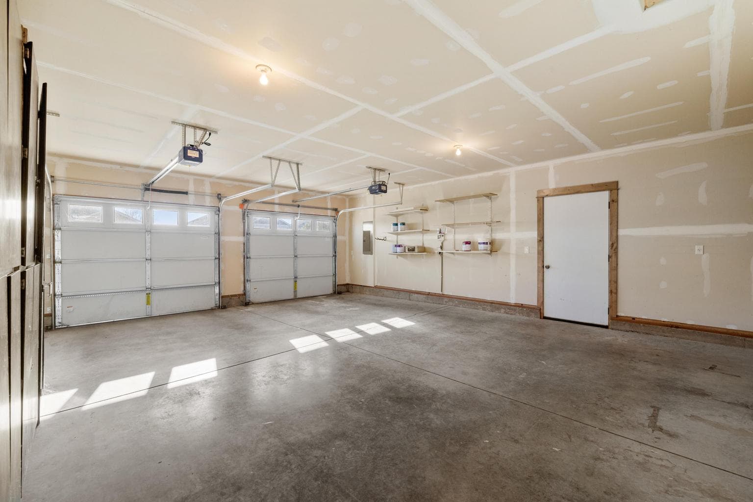 Photo of 738 NE Marigold Street 27 of 30