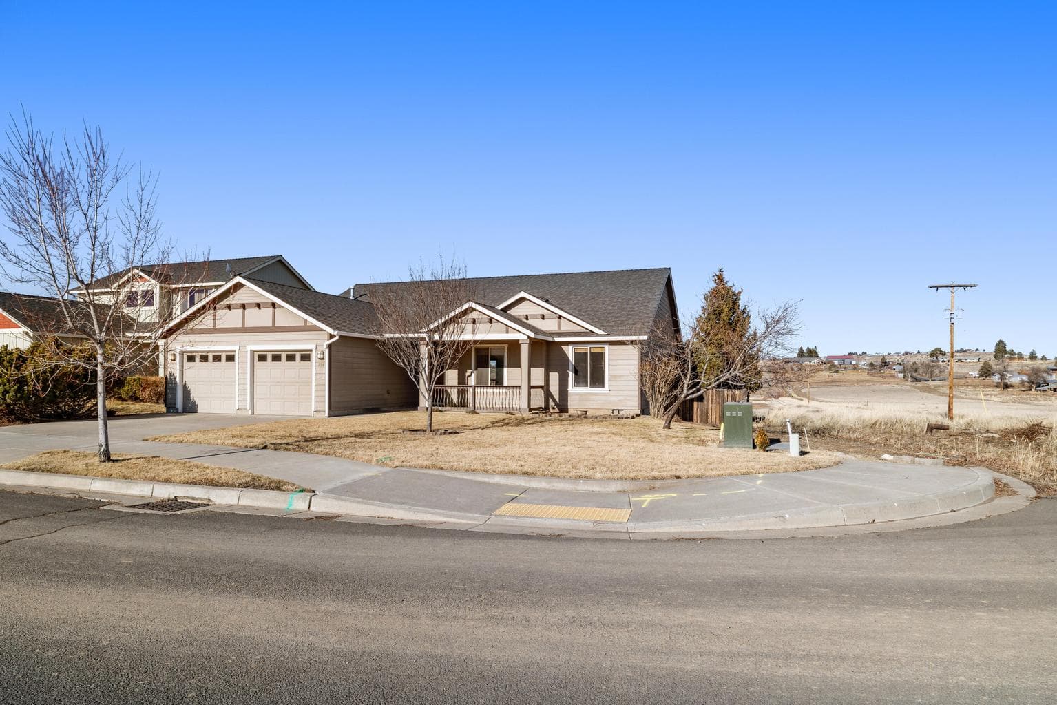 Photo of 738 NE Marigold Street 29 of 30