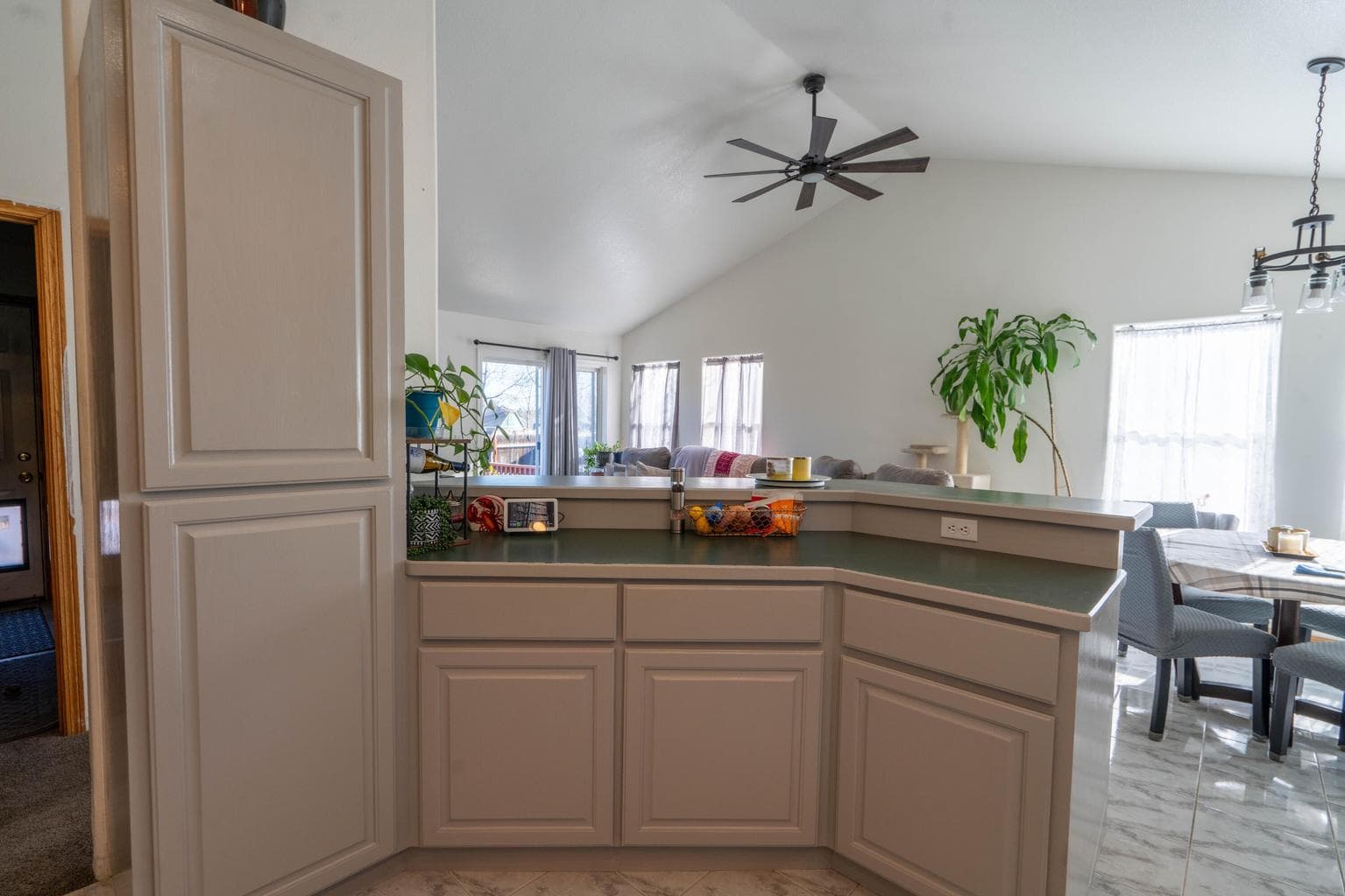 Photo of 2322 SW Indian Avenue 11 of 40