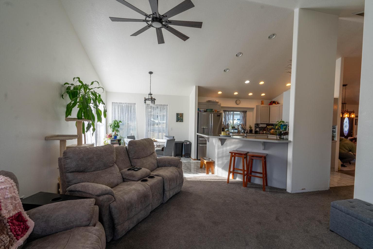Photo of 2322 SW Indian Avenue 16 of 40