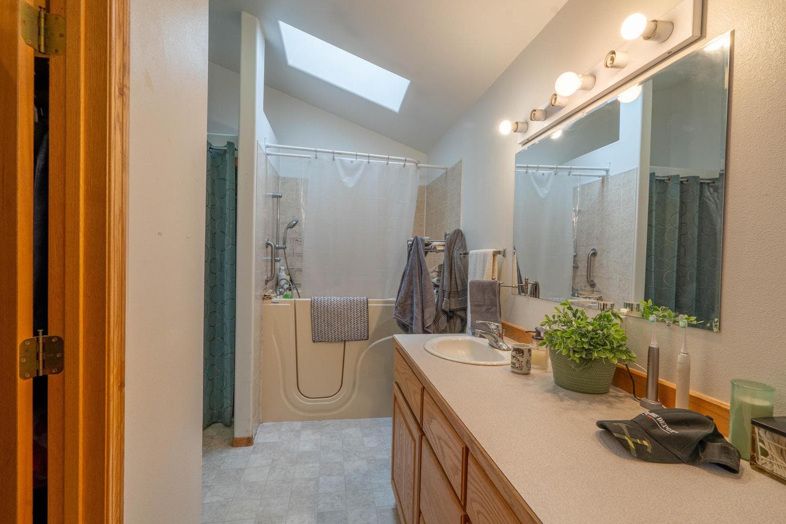 Photo of 2322 SW Indian Avenue 20 of 40