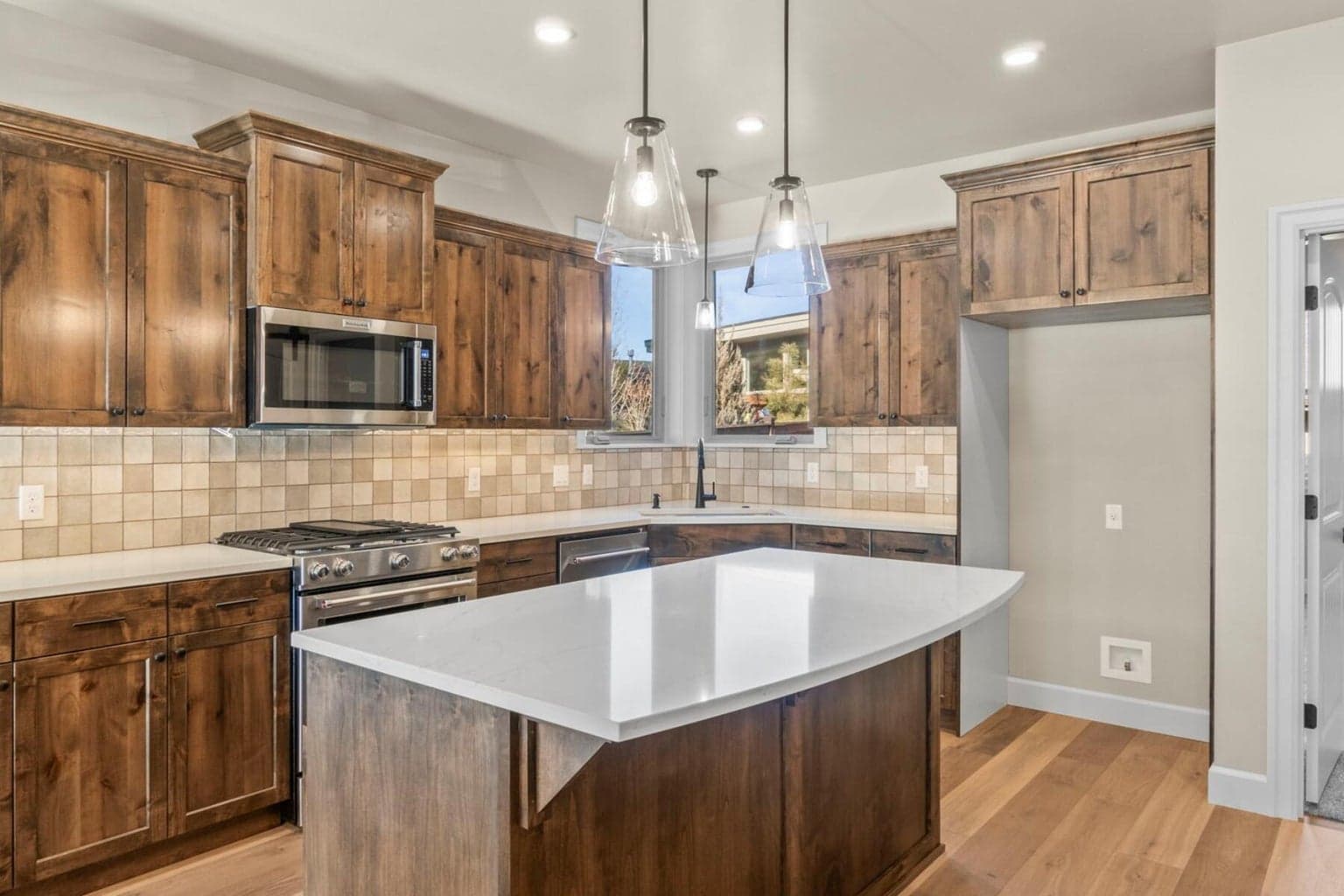 Photo of 20600 Sierra Drive 10 of 31