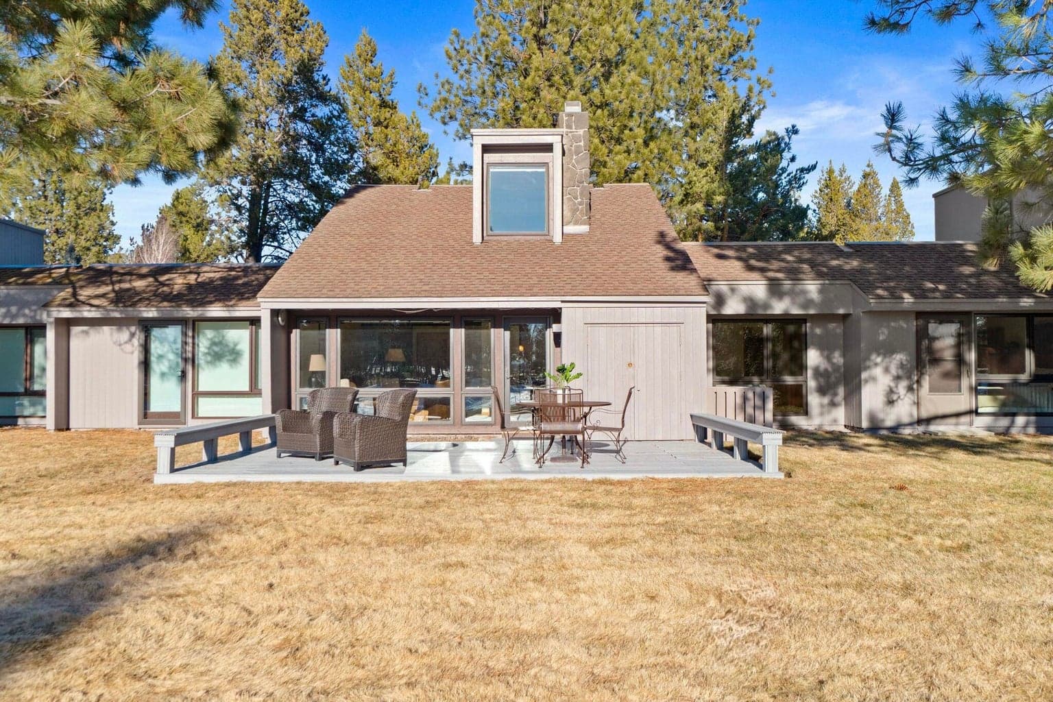 Welcome to Meadow House Loop: A unique and truly peaceful setting within walking distance to all that Sunriver has to offer.
