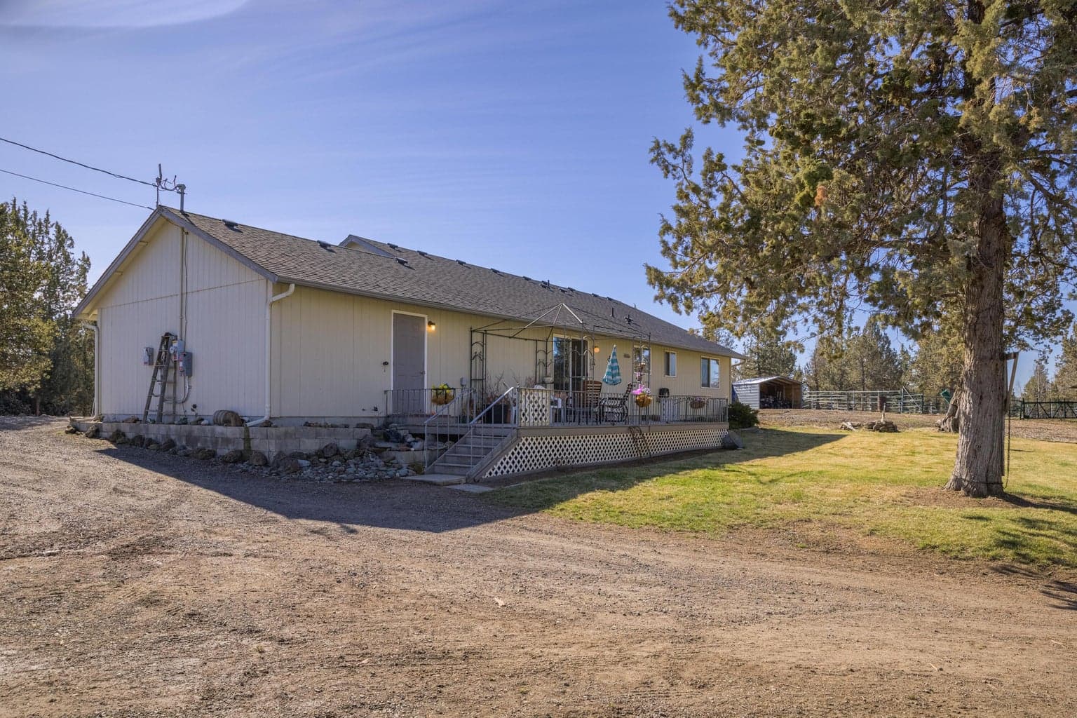 Photo of 5975 NE 41st Street 12 of 87