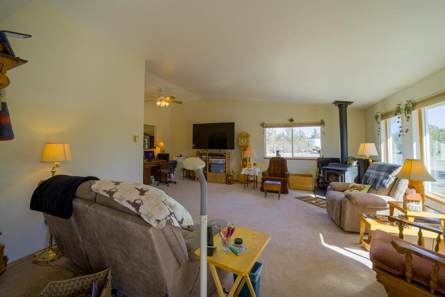 Photo of 5975 NE 41st Street 15 of 87
