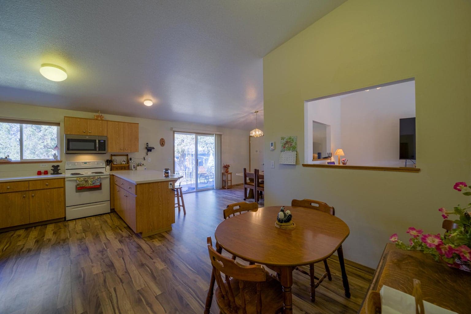 Photo of 5975 NE 41st Street 19 of 87