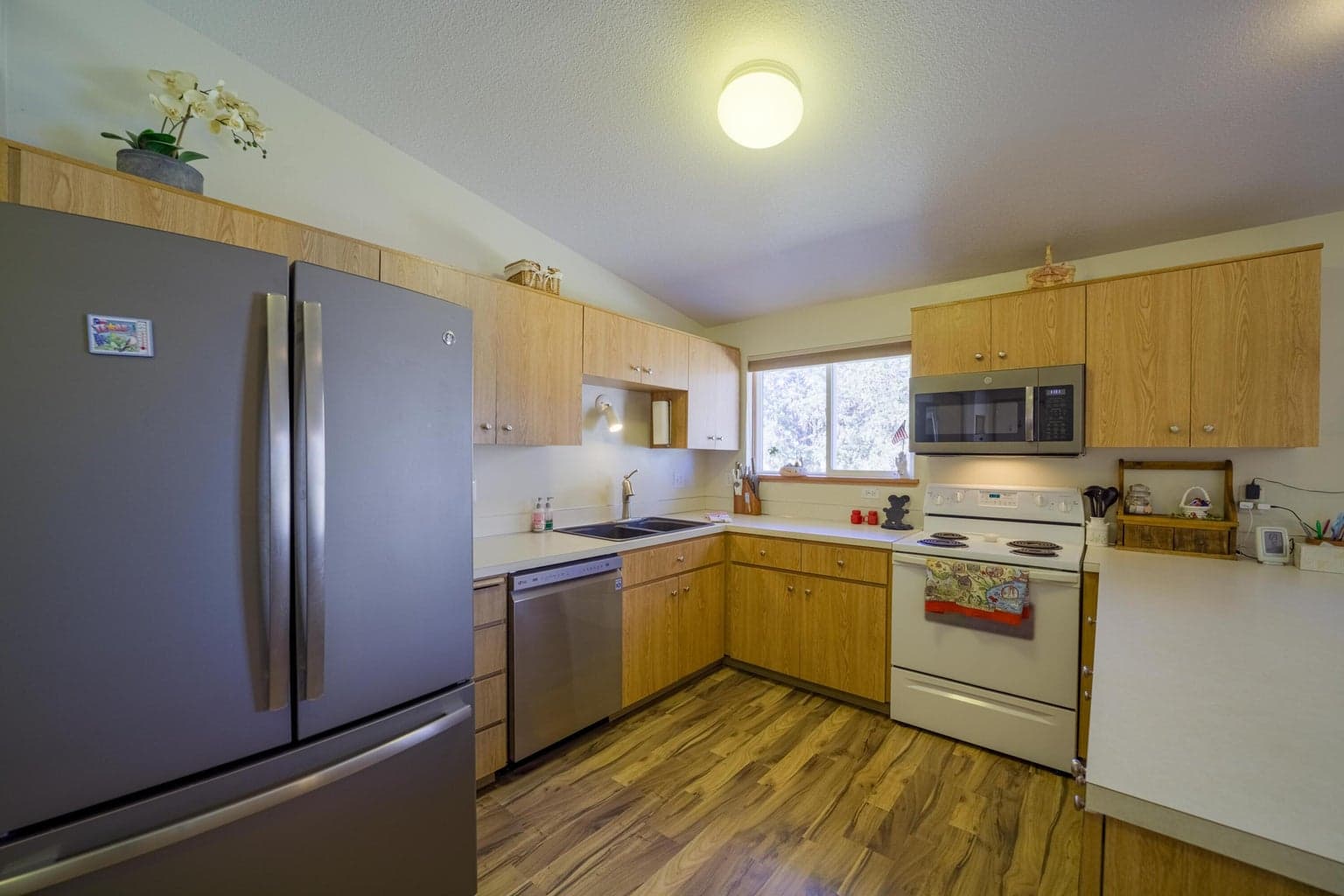 Photo of 5975 NE 41st Street 22 of 87