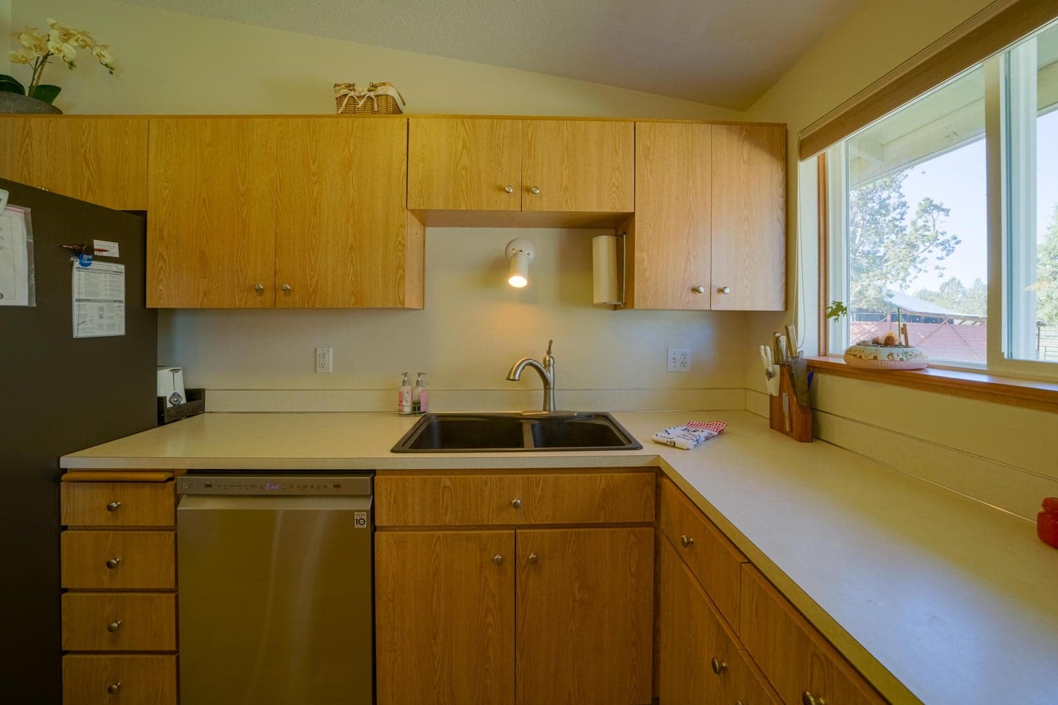 Photo of 5975 NE 41st Street 23 of 87