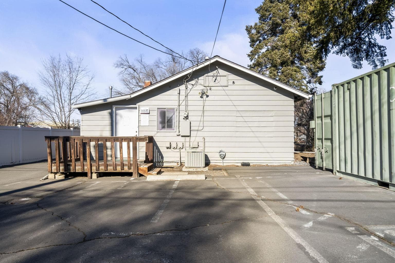 Photo of 265 SE Scott Street 6 of 46