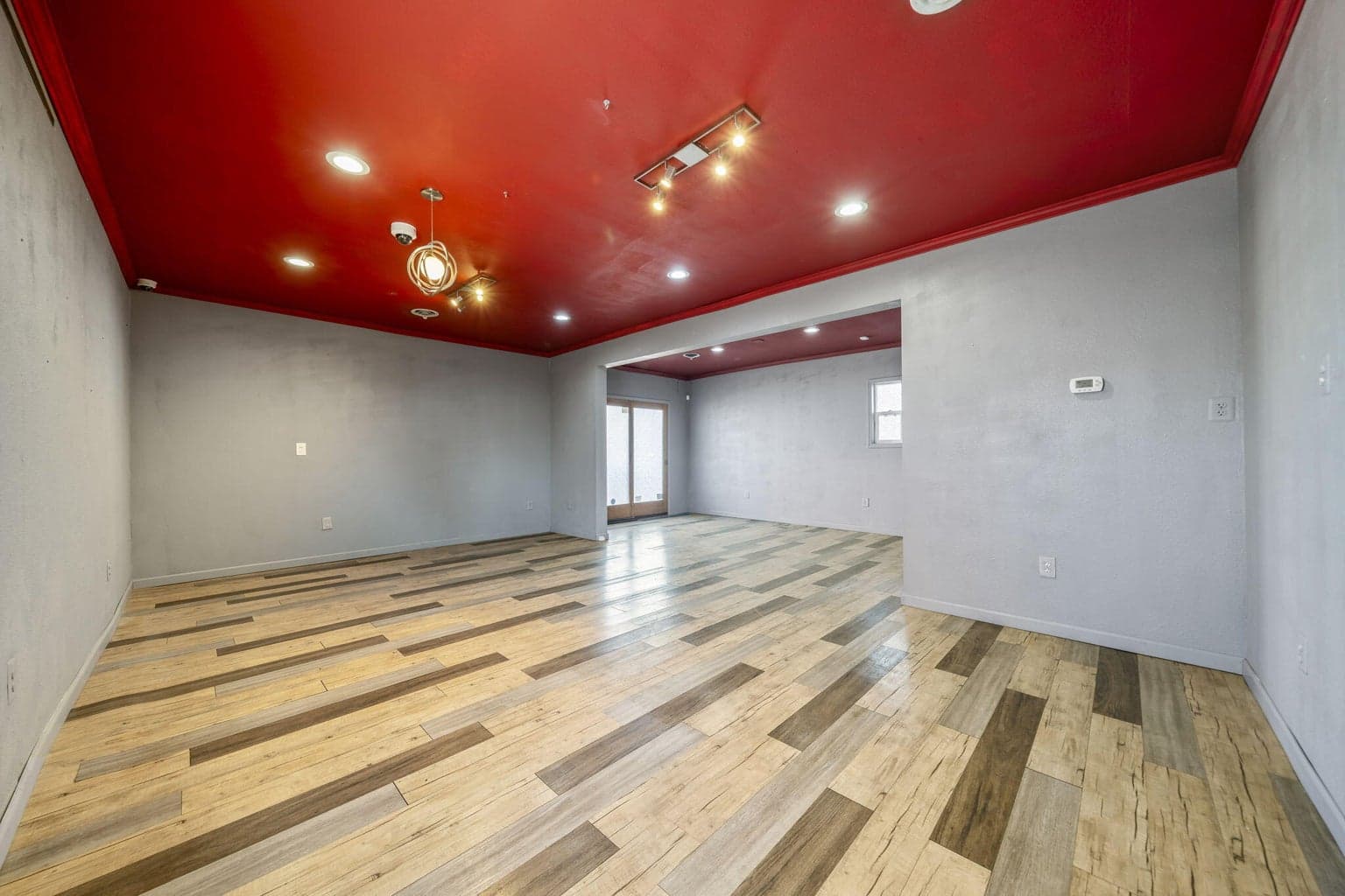 Photo of 265 SE Scott Street 8 of 46