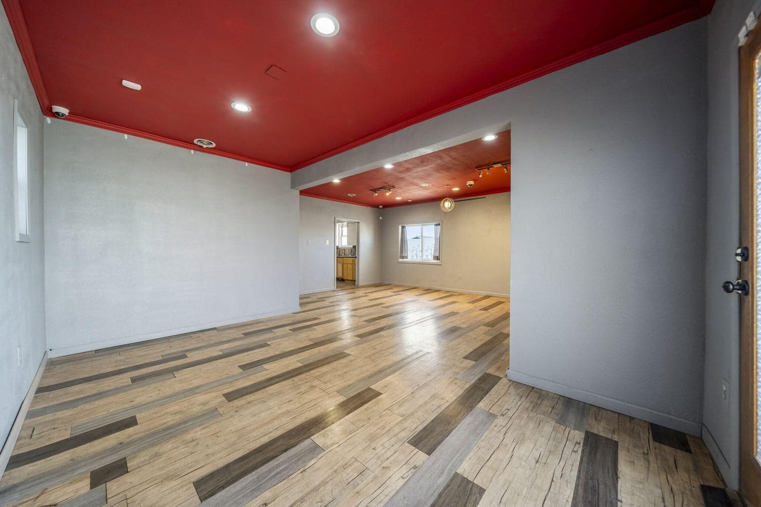 Photo of 265 SE Scott Street 11 of 46