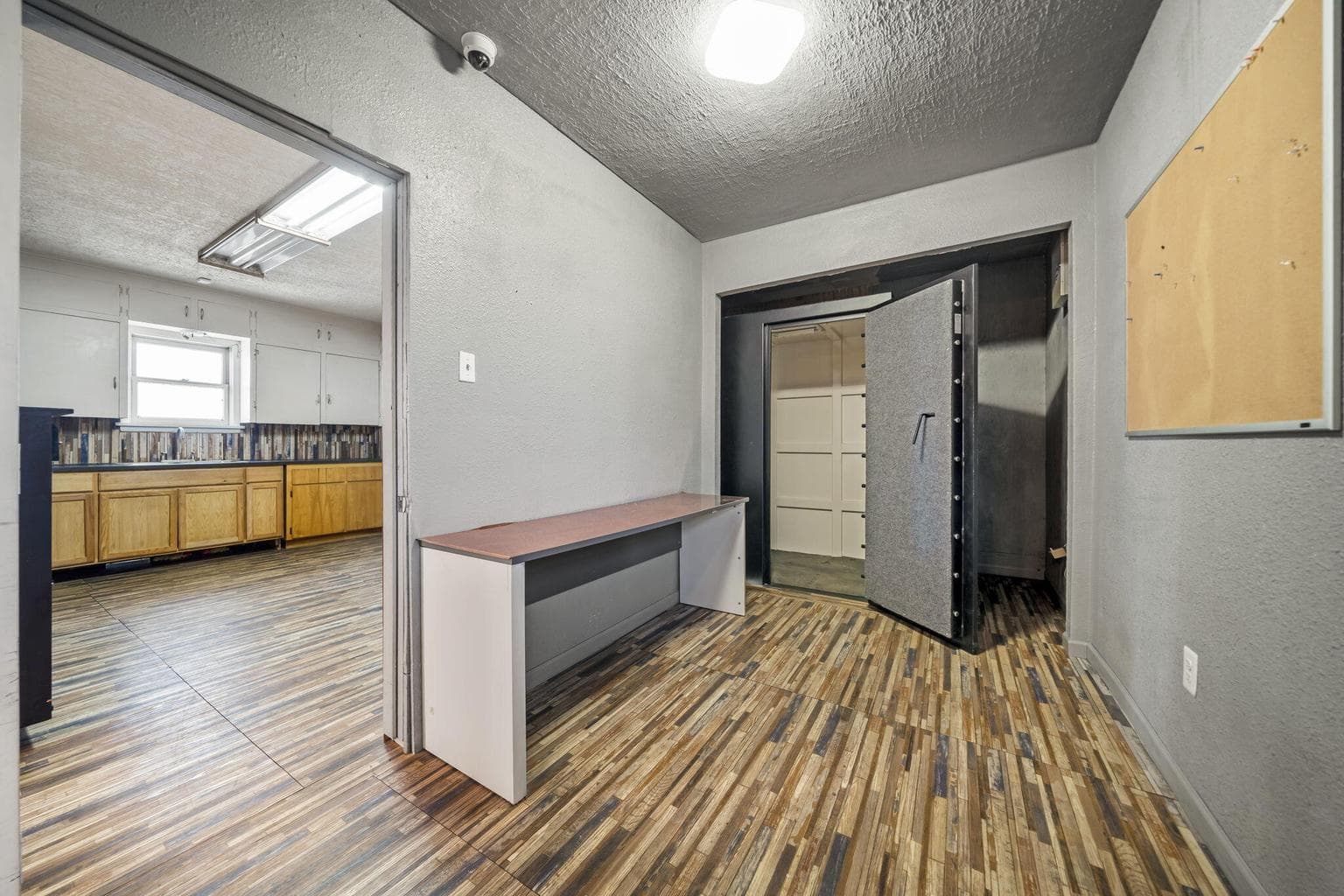 Photo of 265 SE Scott Street 19 of 46