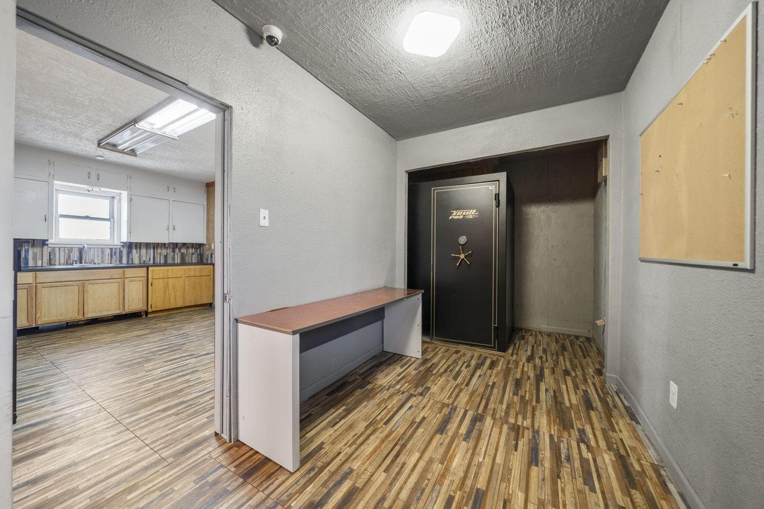 Photo of 265 SE Scott Street 17 of 46