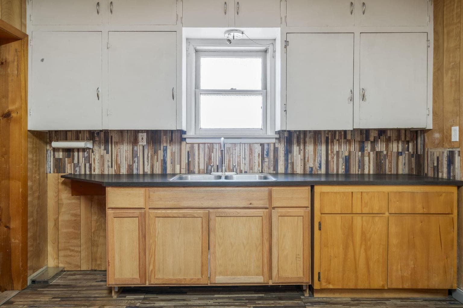Photo of 265 SE Scott Street 25 of 46
