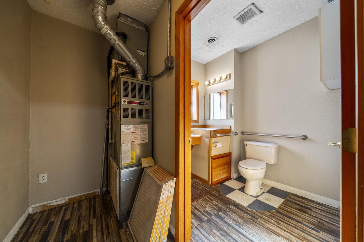 Photo of 265 SE Scott Street 28 of 46