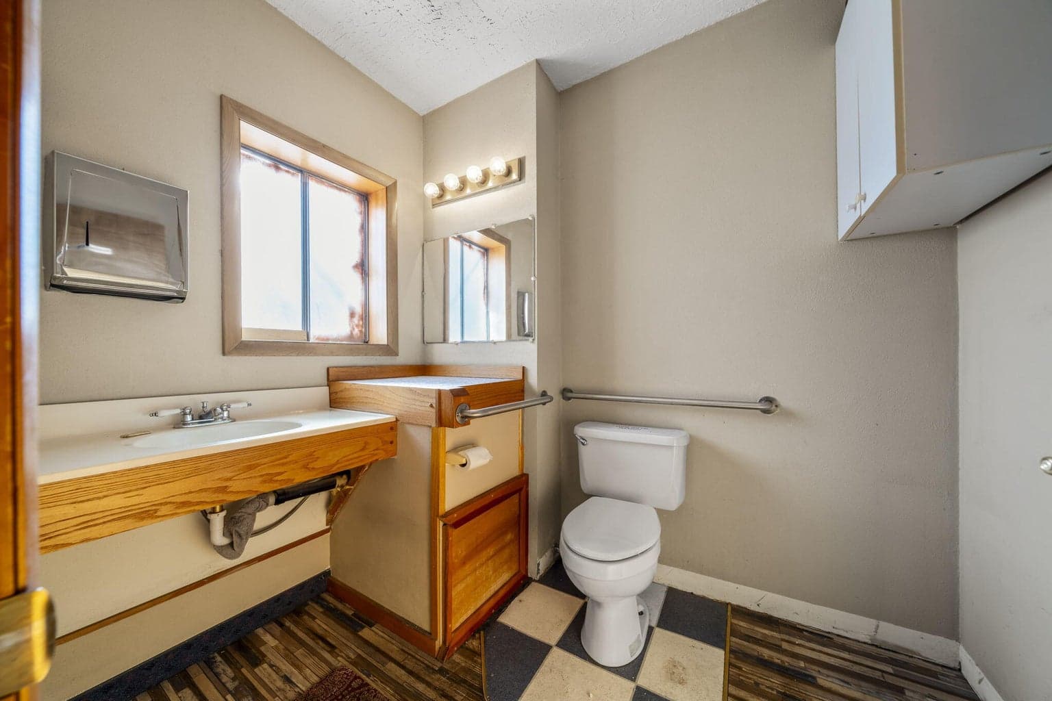 Photo of 265 SE Scott Street 29 of 46