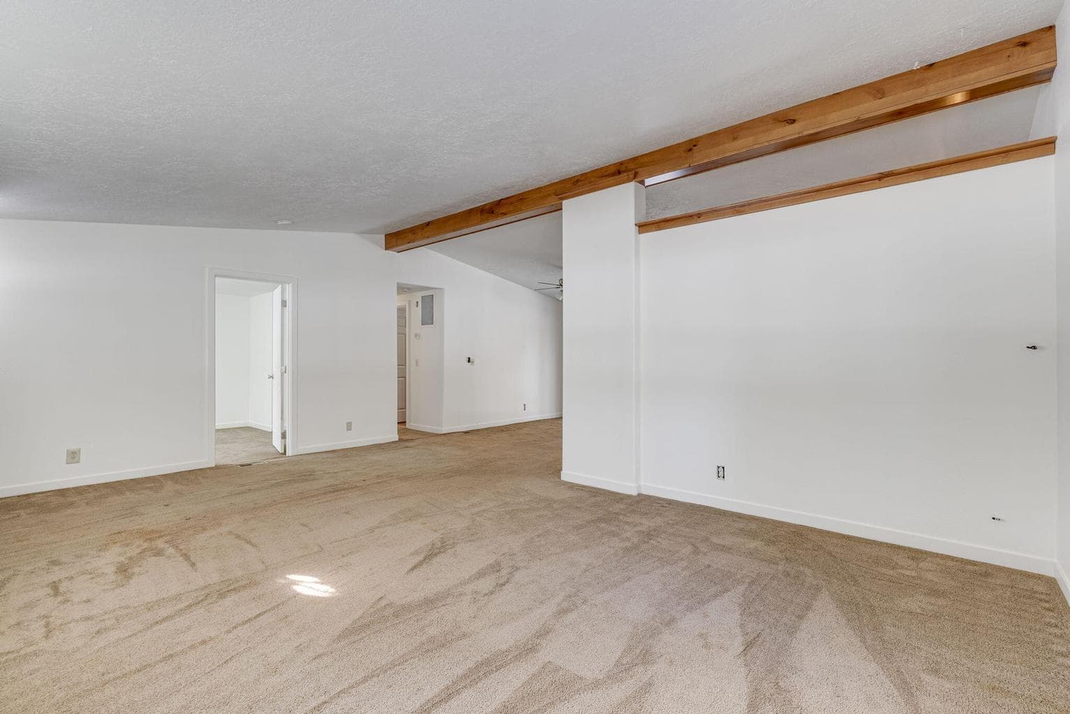 Photo of 16203 Hawks Lair Road 9 of 54