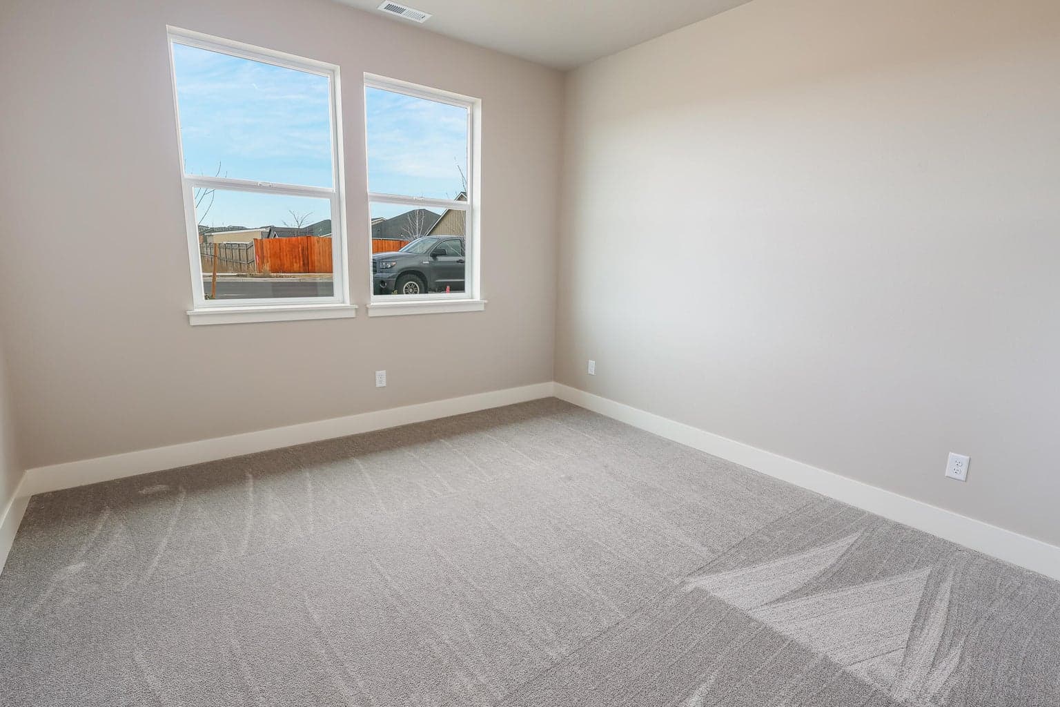 Photo of 3553 SW 50th Street 16 of 27