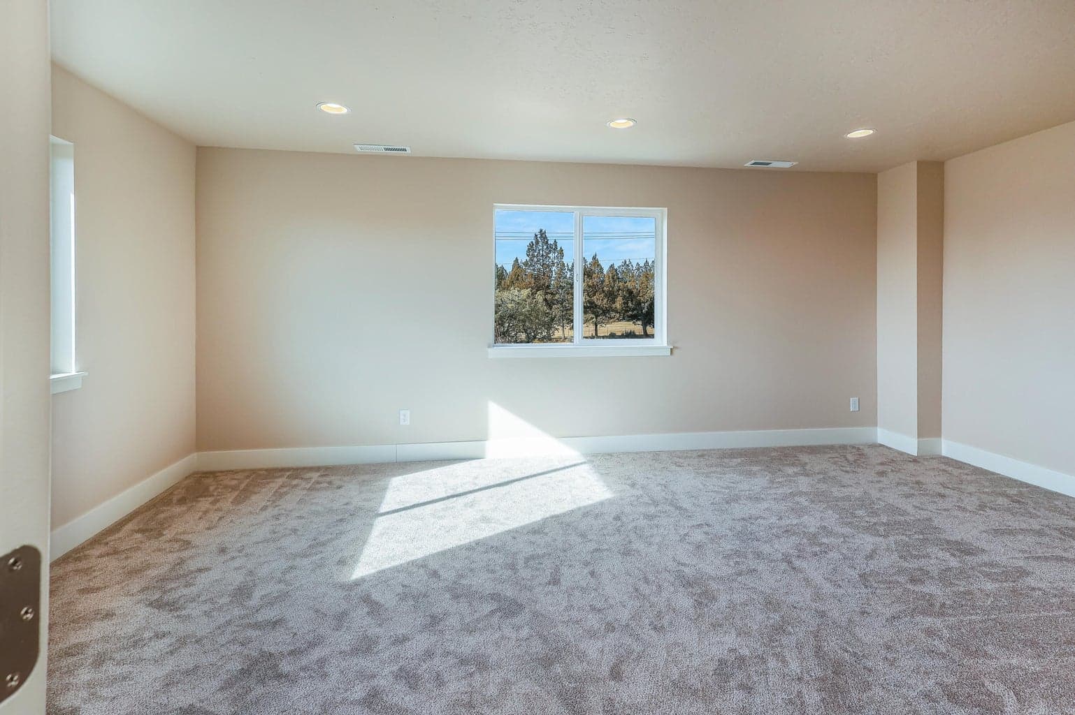 Photo of 4999 SW Yew Place 16 of 29