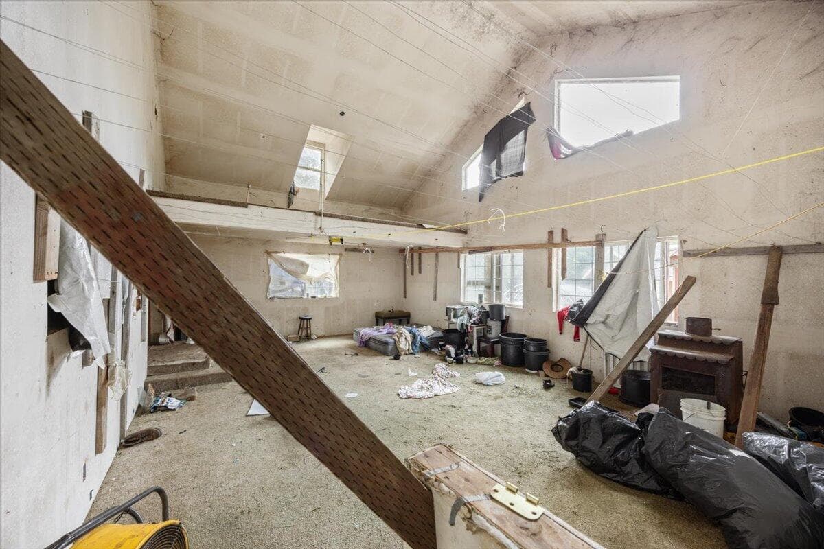Photo of 571 Briar 5 of 17