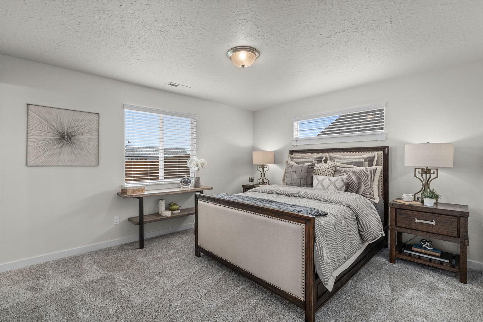 Photo of 676 NW Xavier Avenue 9 of 12