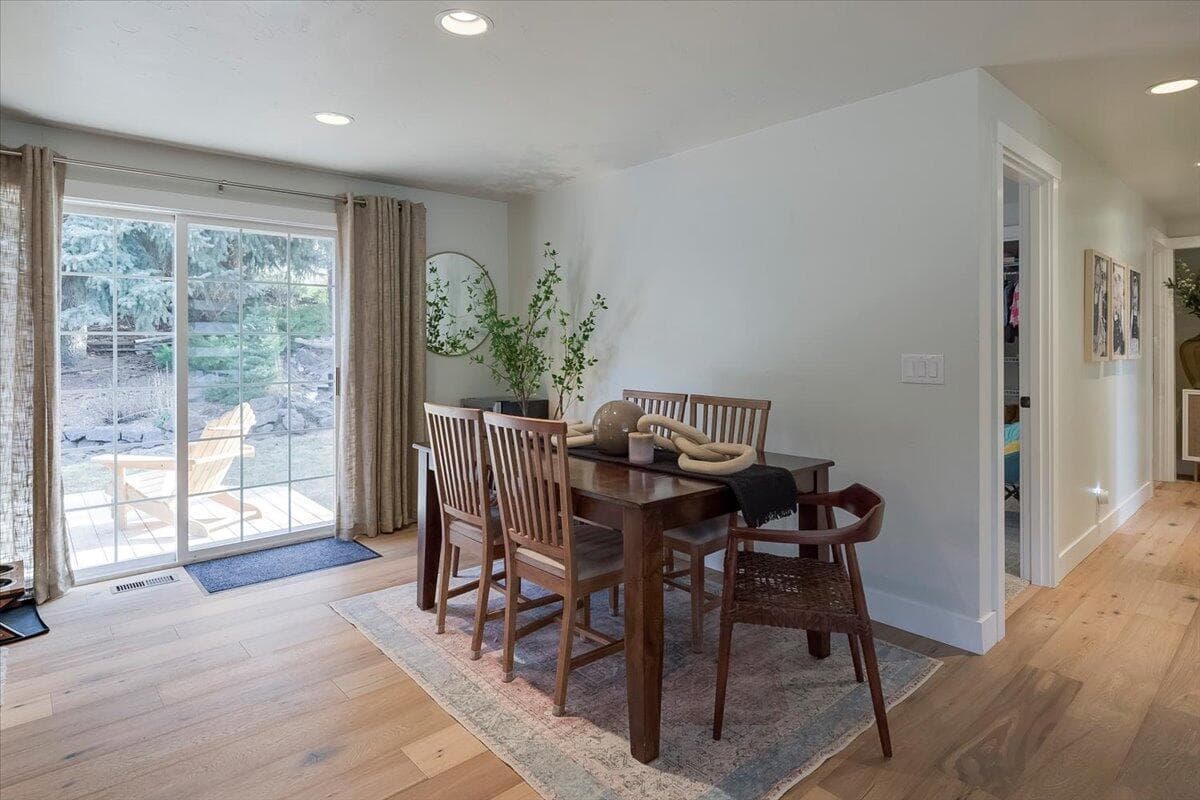 Photo of 6518 Northwest Way 23 of 43