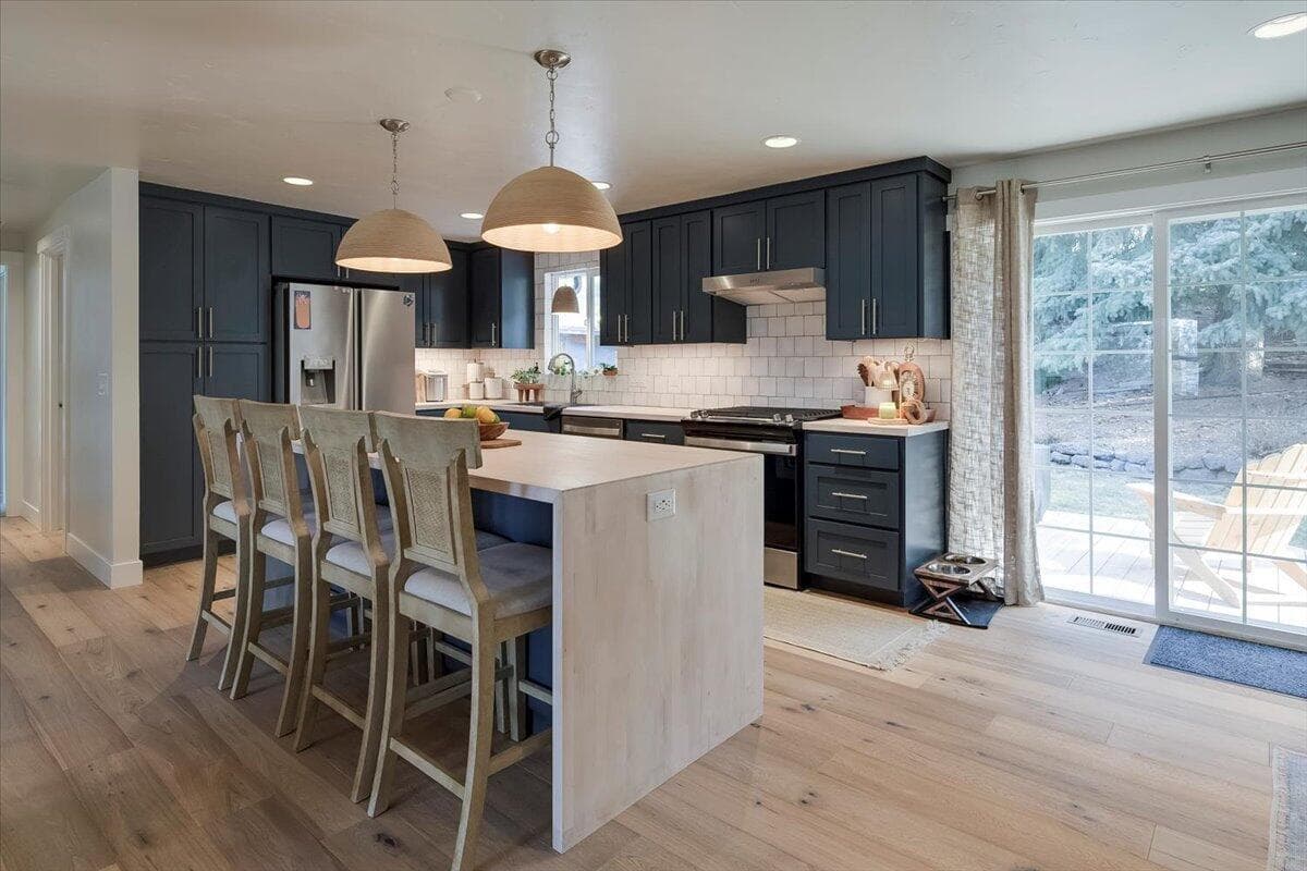 Photo of 6518 Northwest Way 18 of 43