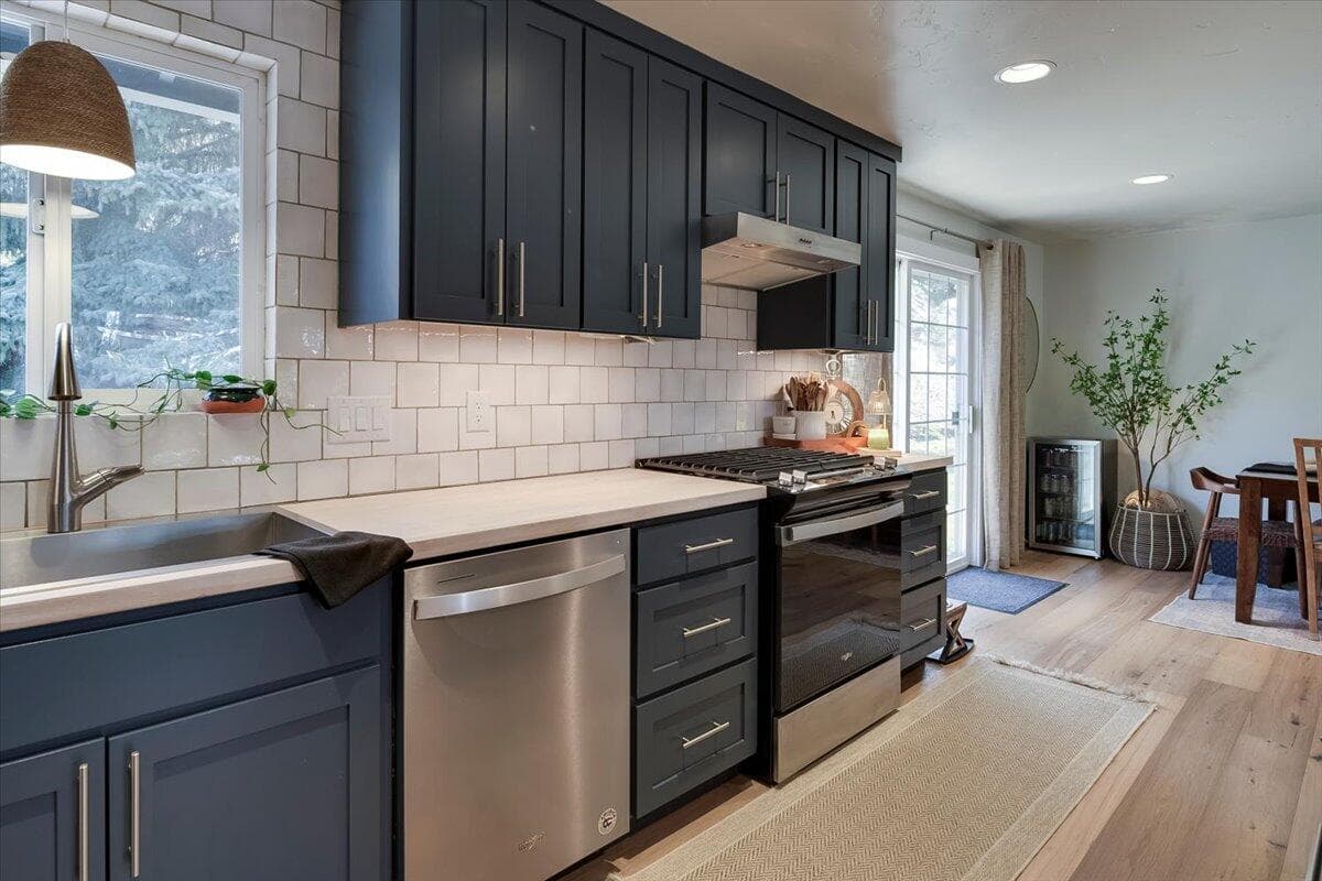 Photo of 6518 Northwest Way 22 of 43
