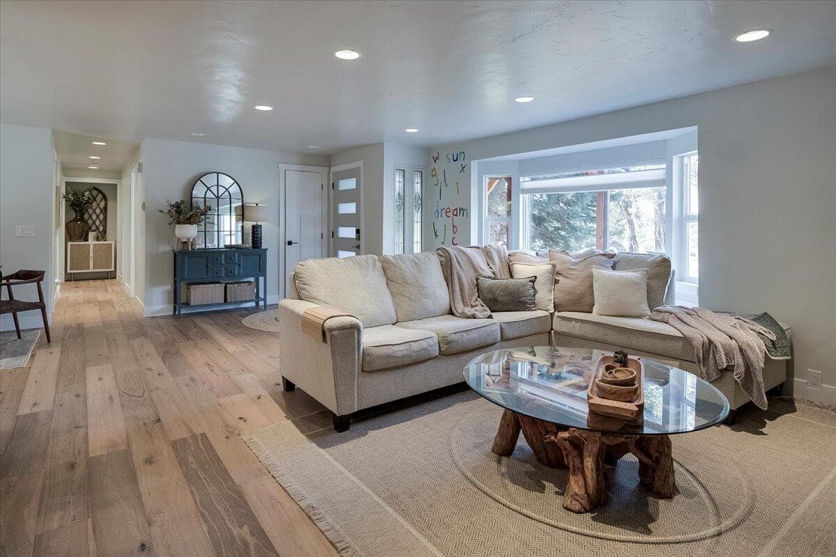 Photo of 6518 Northwest Way 15 of 43