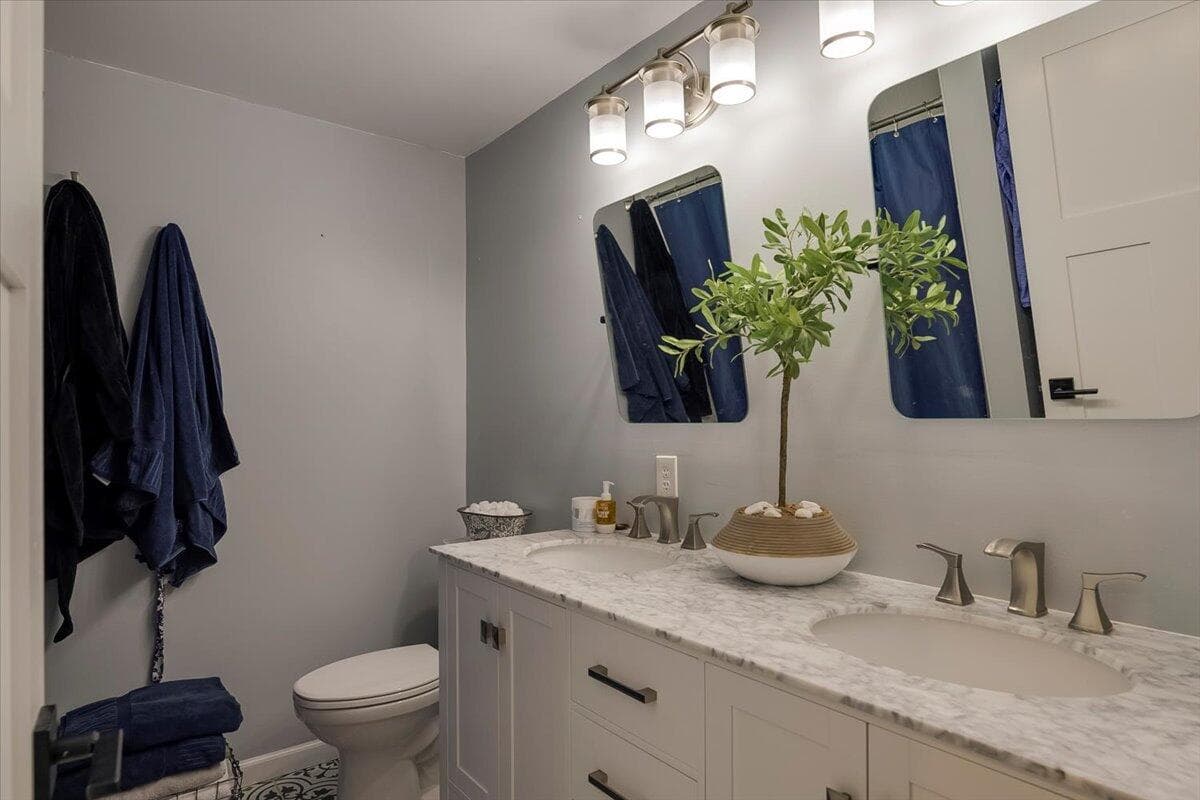 Photo of 6518 Northwest Way 32 of 43