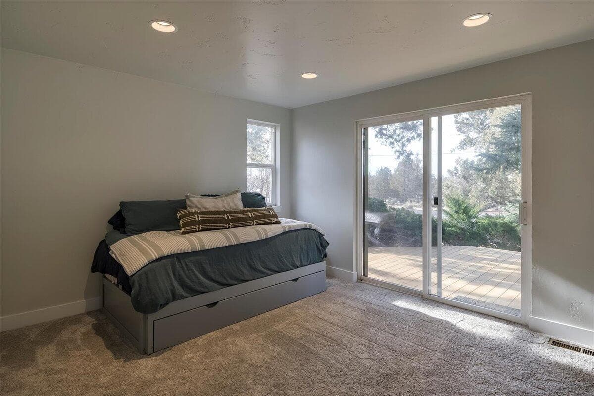 Photo of 6518 Northwest Way 34 of 43