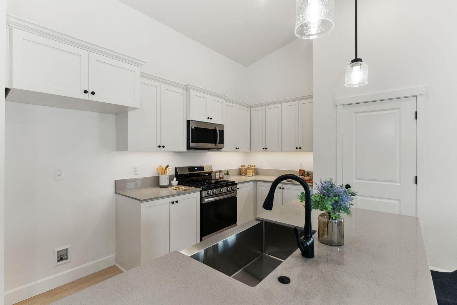 Photo of 316 NW Par Avenue 14 of 29