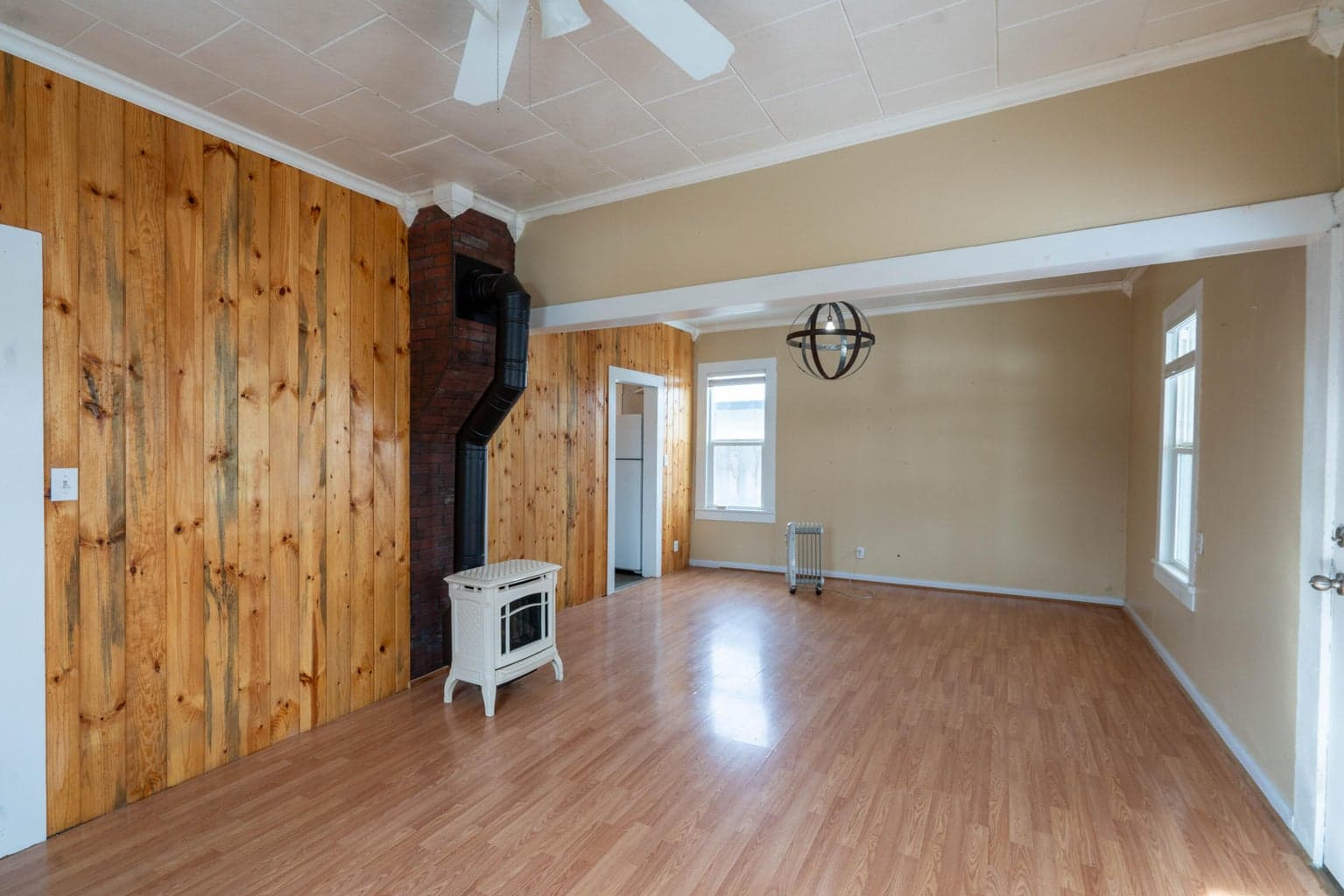 Photo of 725 NW Beaver Street 9 of 40