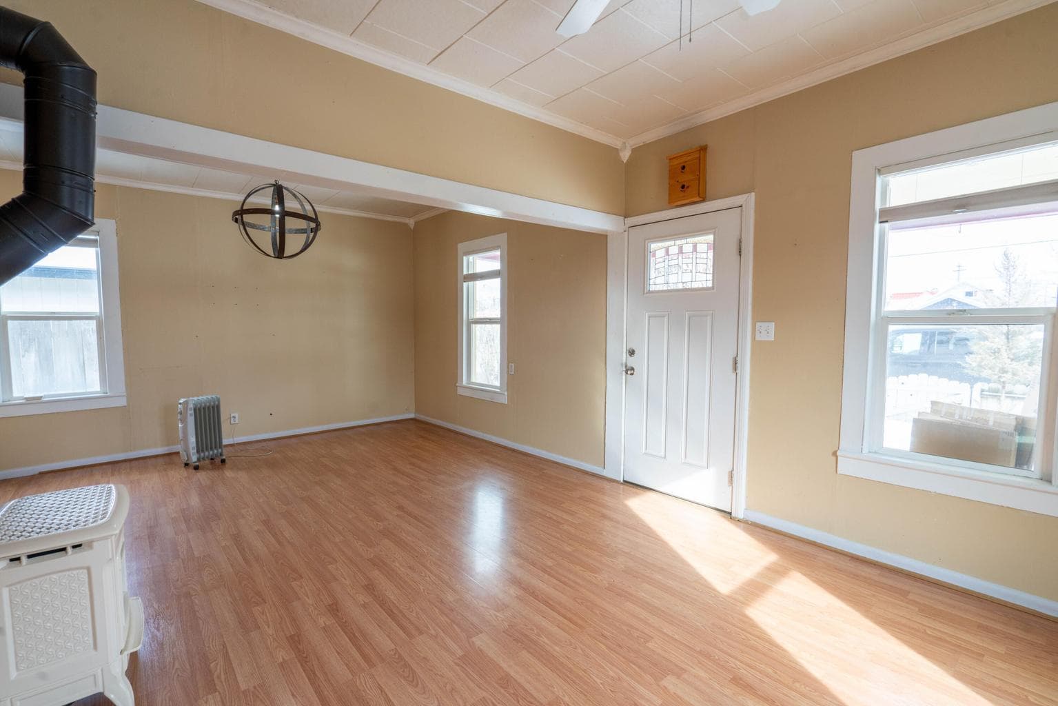 Photo of 725 Beaver 3 of 40