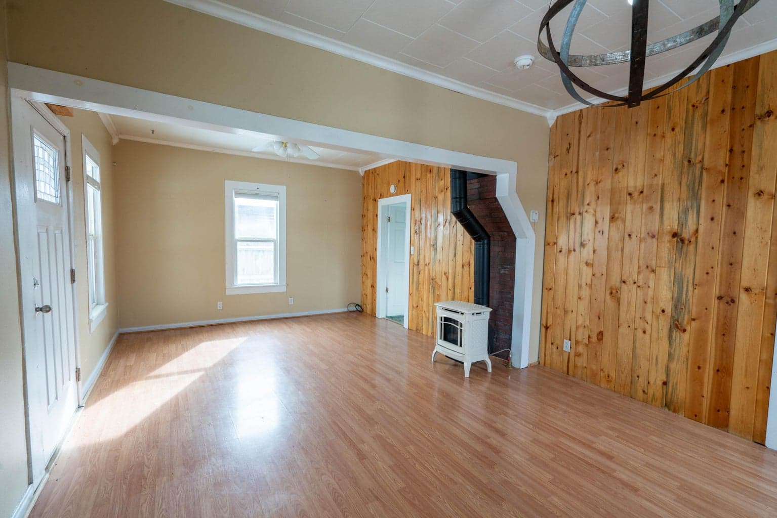Photo of 725 Beaver 5 of 40