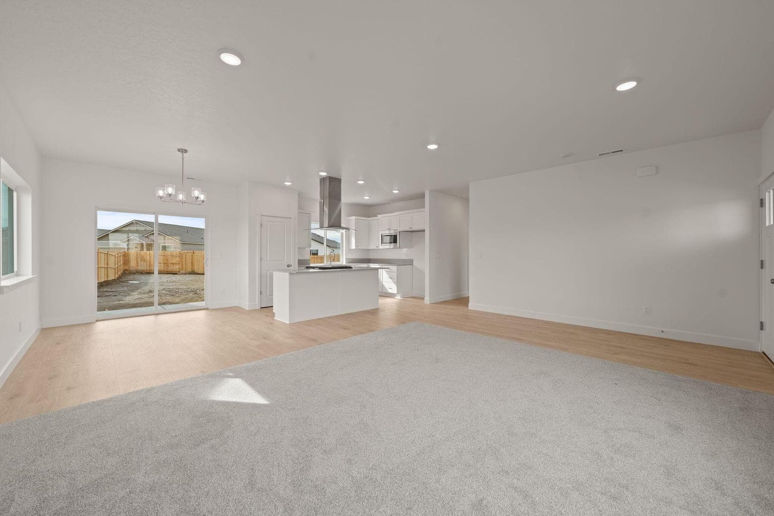 Photo of 1100 NW Walnut Avenue 11 of 38