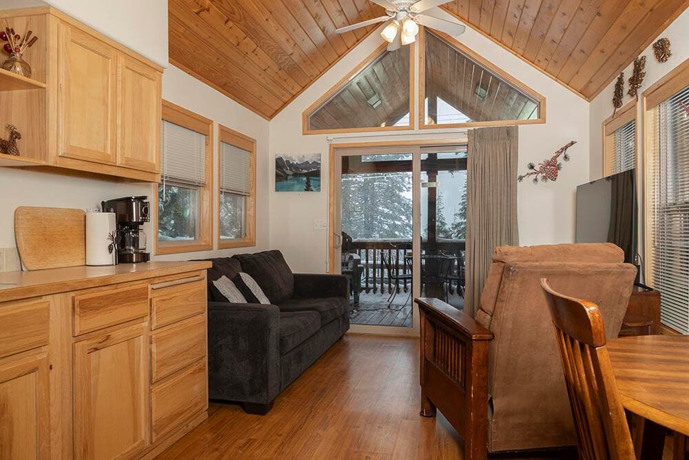 Photo of 7979 Hyatt Prairie 2 of 29