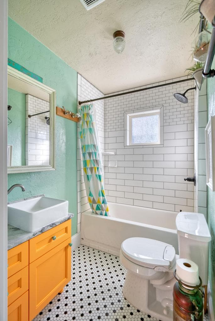 Photo of 255 SW 9th Street 30 of 55