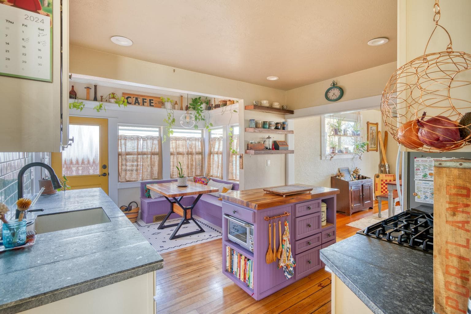 Photo of 255 9th 4 of 55