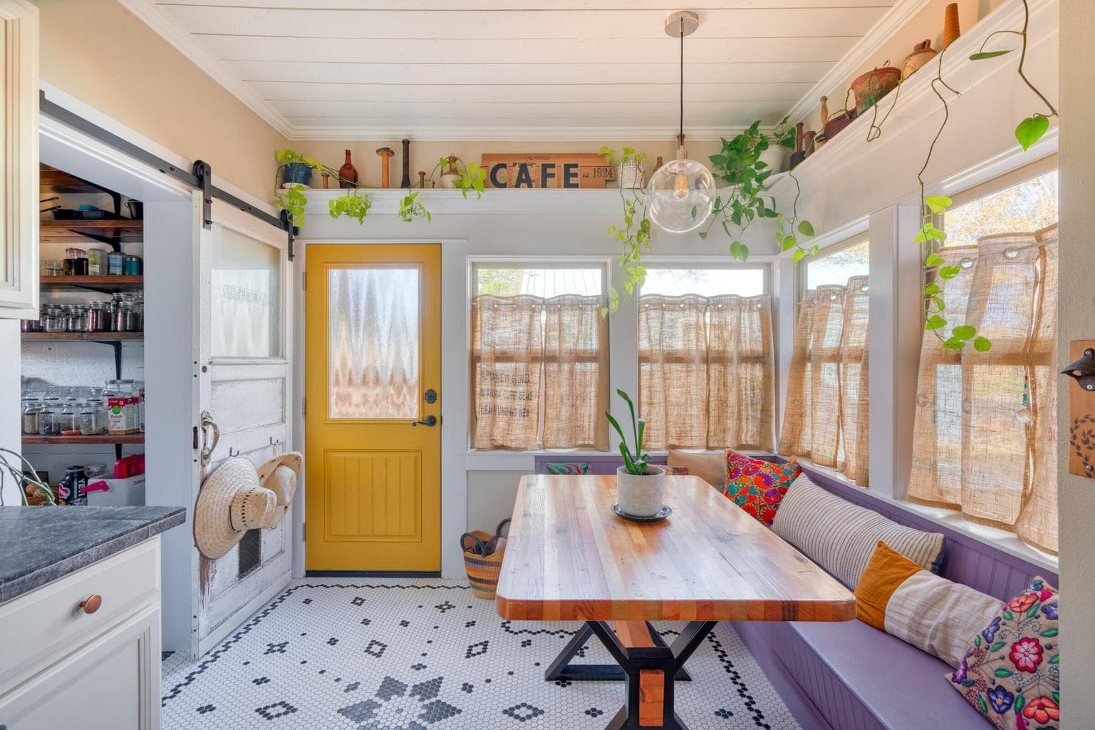 Photo of 255 SW 9th Street 9 of 55