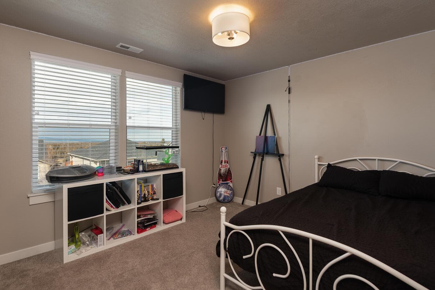 Upstairs bedroom 2