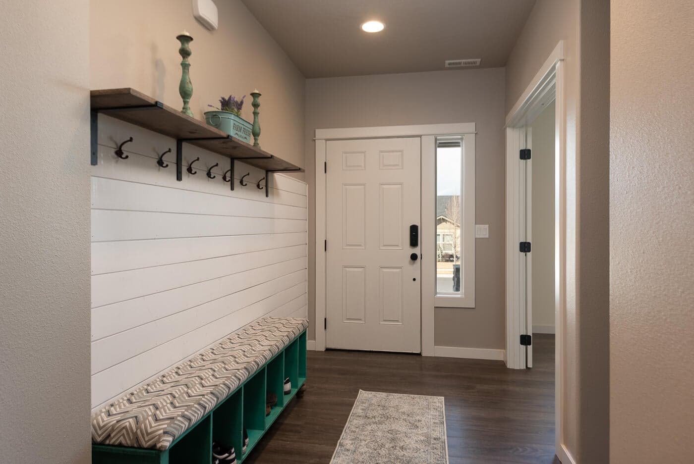 Front entrance built in hall tree.