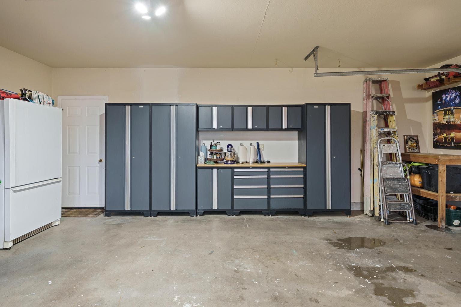 Garage workbench system