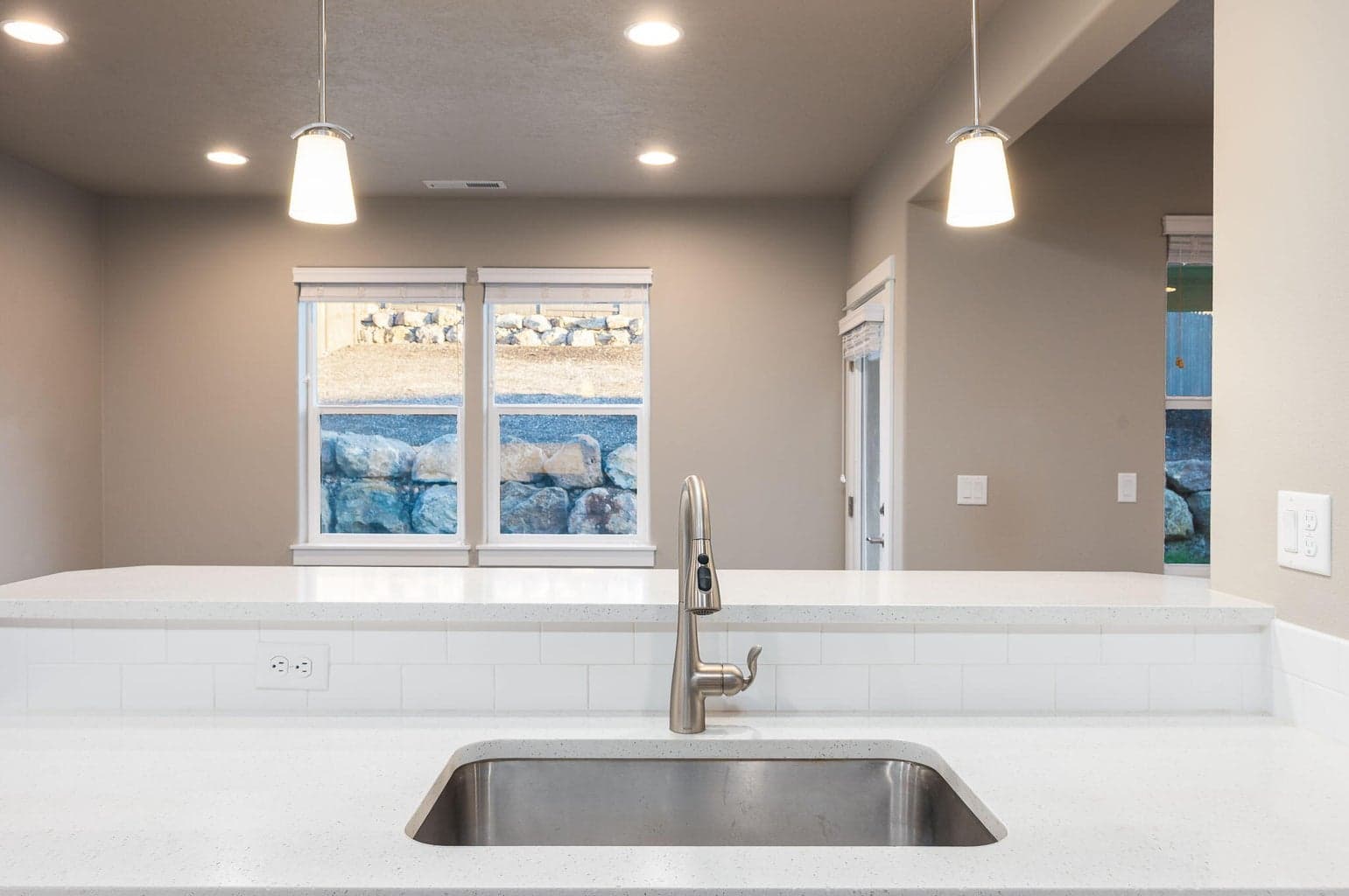 Photo of 4460 SW Salmon Avenue 16 of 48