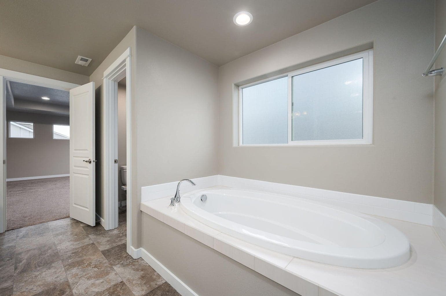 Photo of 4460 SW Salmon Avenue 24 of 48