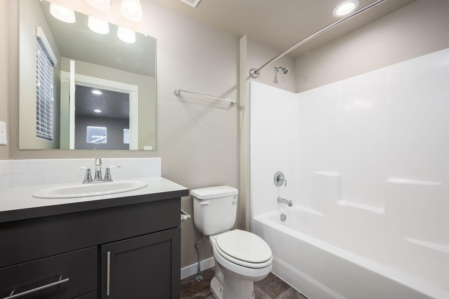 Photo of 4460 SW Salmon Avenue 30 of 48