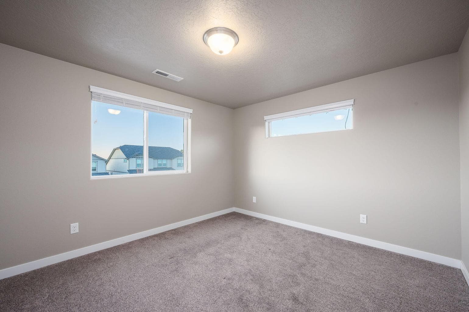 Photo of 4460 SW Salmon Avenue 31 of 48
