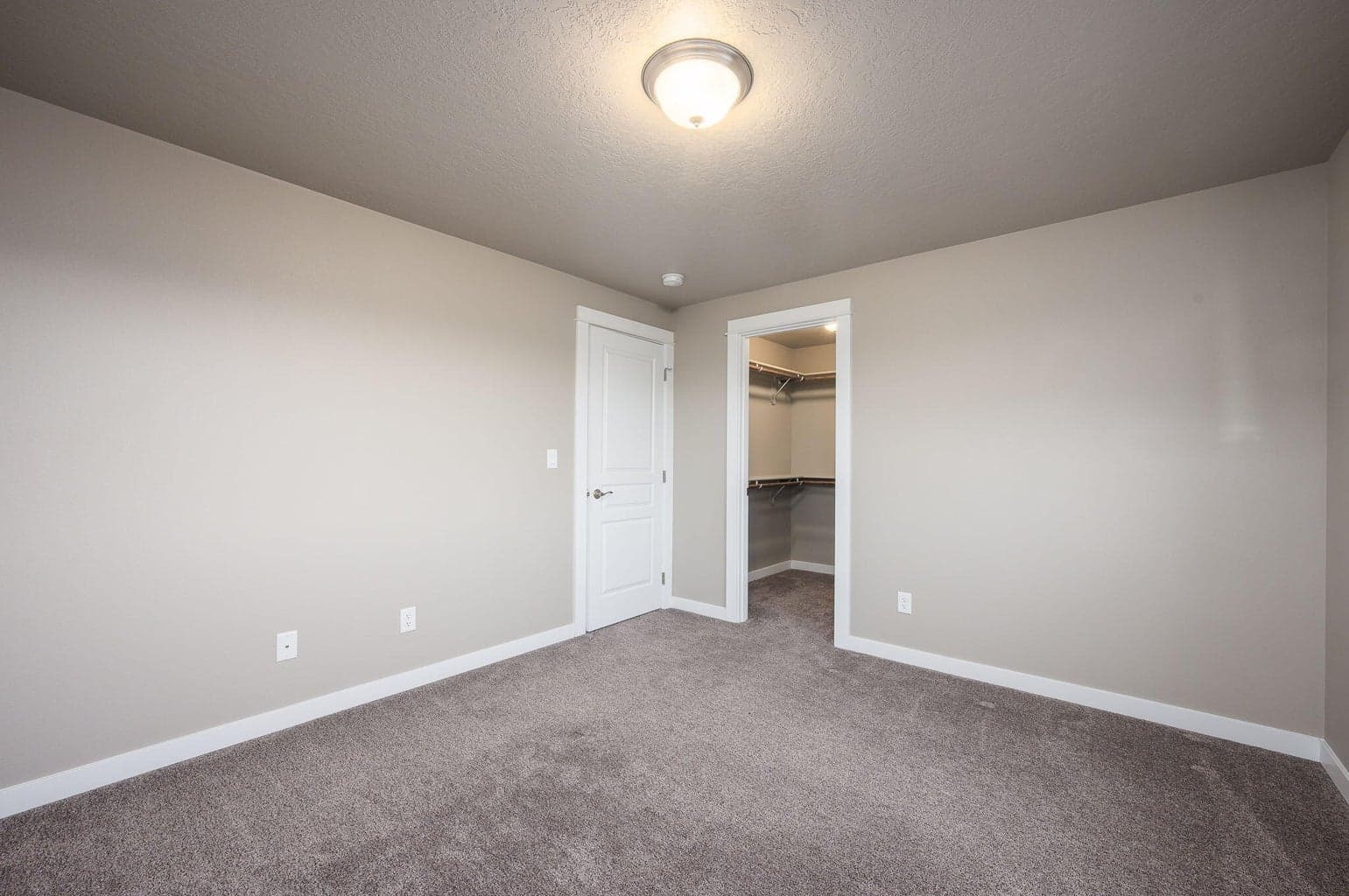 Photo of 4460 SW Salmon Avenue 32 of 48