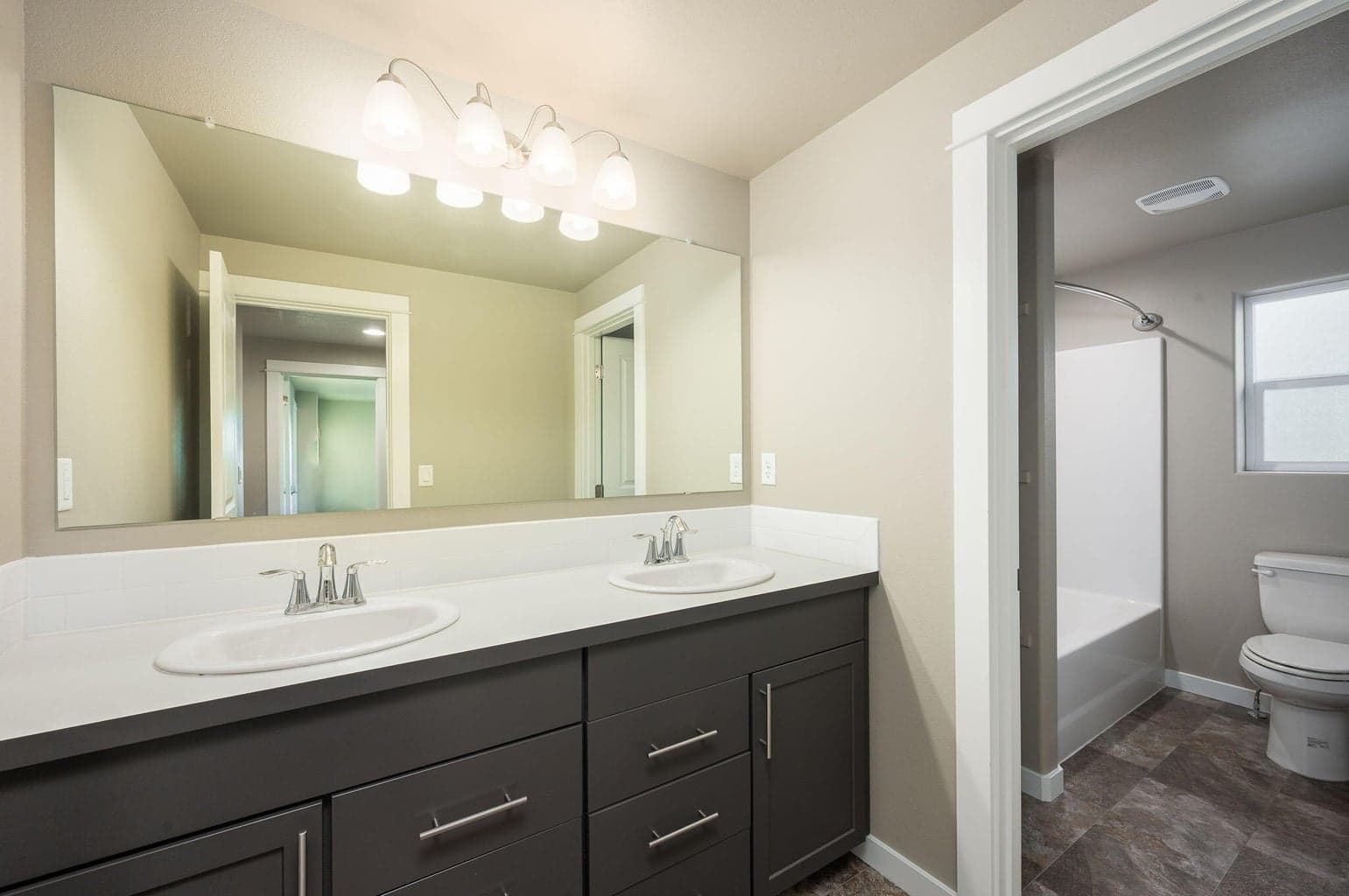 Photo of 4460 SW Salmon Avenue 33 of 48